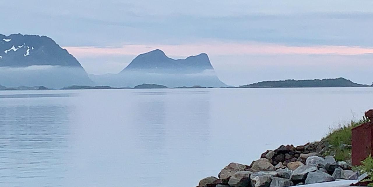 Готель Bedehuset Basecamp Senja Skaland Екстер'єр фото