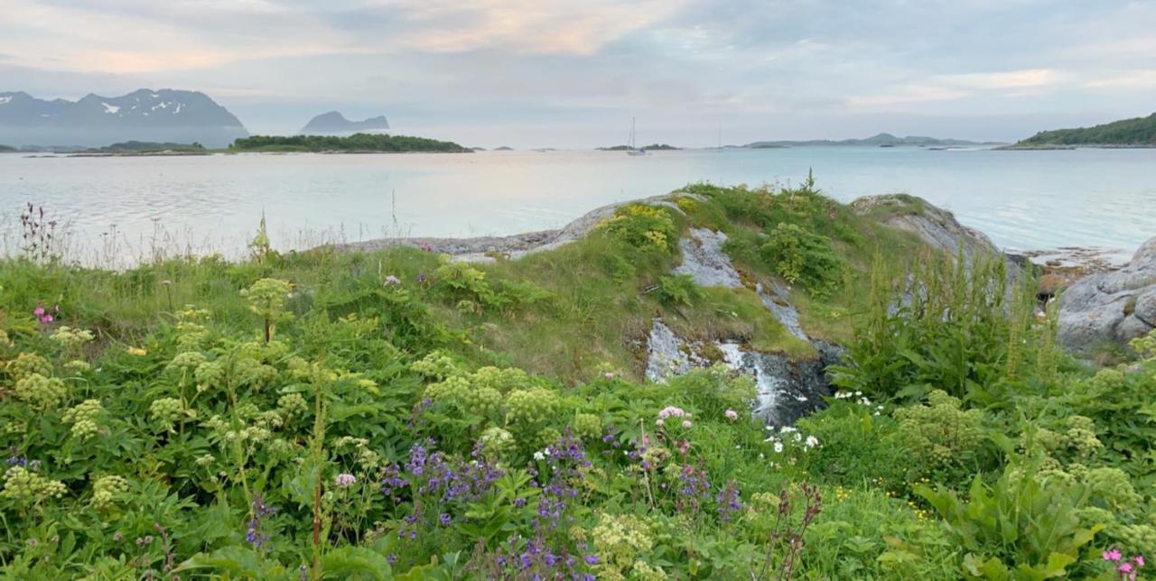 Готель Bedehuset Basecamp Senja Skaland Екстер'єр фото