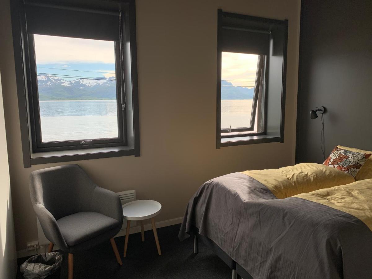 Готель Bedehuset Basecamp Senja Skaland Екстер'єр фото