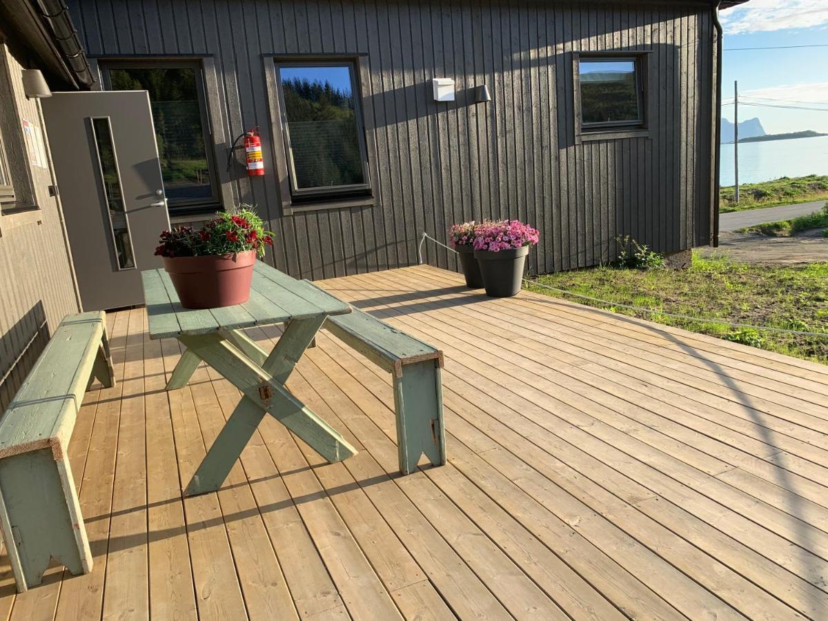 Готель Bedehuset Basecamp Senja Skaland Екстер'єр фото