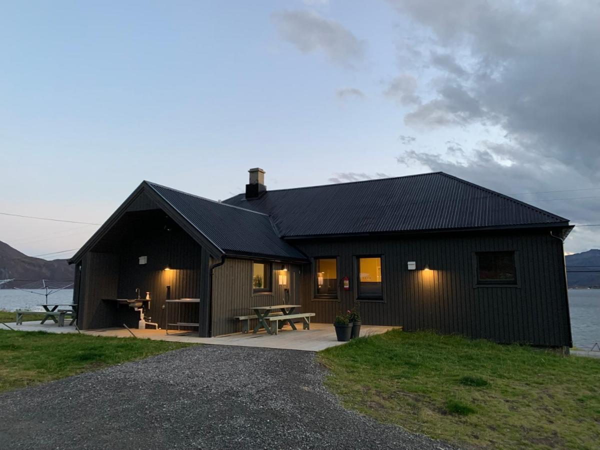 Готель Bedehuset Basecamp Senja Skaland Екстер'єр фото